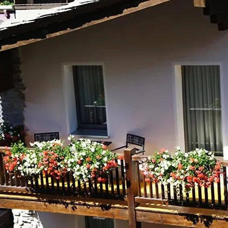 Alpine Lodge Zermatt Exterior photo
